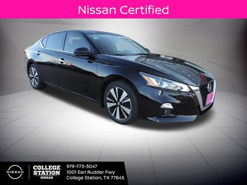 Certified 2020 Nissan Altima 2.5 SV image 1