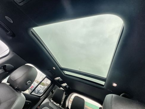 Used 2021 Land Rover Defender 110 X-Dynamic SE image 23