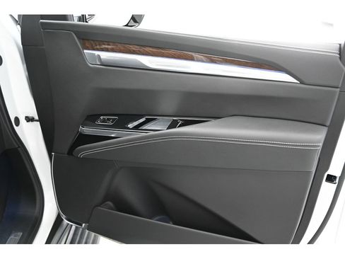 Used 2025 Cadillac Escalade Sport Platinum image 17