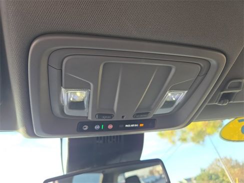 Used 2025 GMC Sierra 1500 SLT image 25