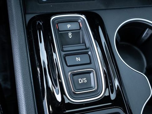 Used 2024 Honda Pilot Touring image 27