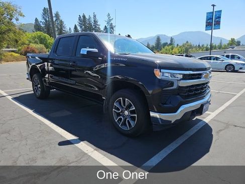 Used 2023 Chevrolet Silverado 1500 LT AWD/4WD image 2