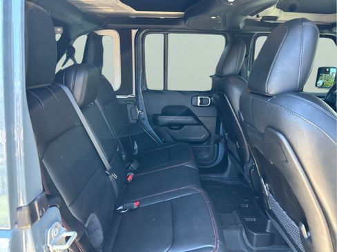 Used 2024 Jeep Wrangler Unlimited Rubicon AWD/4WD image 11