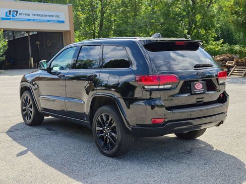 Used 2021 Jeep Grand Cherokee Laredo X AWD/4WD image 8