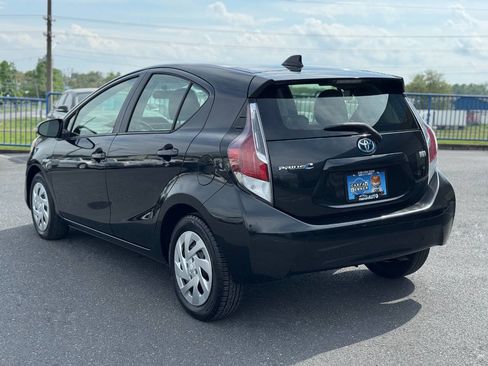 Used 2016 Toyota Prius C Two image 5