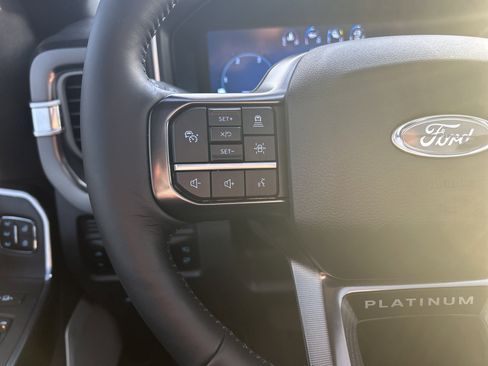 Used 2025 Ford F450 Platinum image 18