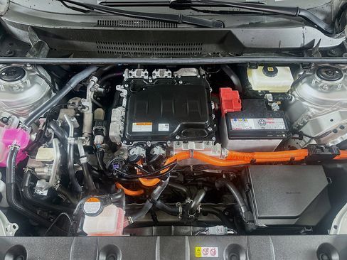 Used 2023 Toyota bZ4X XLE w/ Weather Package image 31