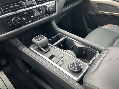 Used 2024 Nissan Pathfinder Platinum w/ Lighting Package (N93) image 19