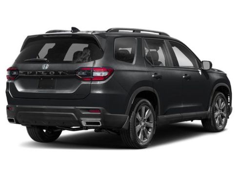 Used 2023 Honda Pilot Sport image 3