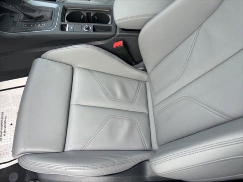 Certified 2025 Audi Q3 2.0T Premium w/ Convenience Package image 11