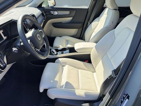 Certified 2023 Volvo XC40 B5 Plus w/ Driver Assist Package image 5