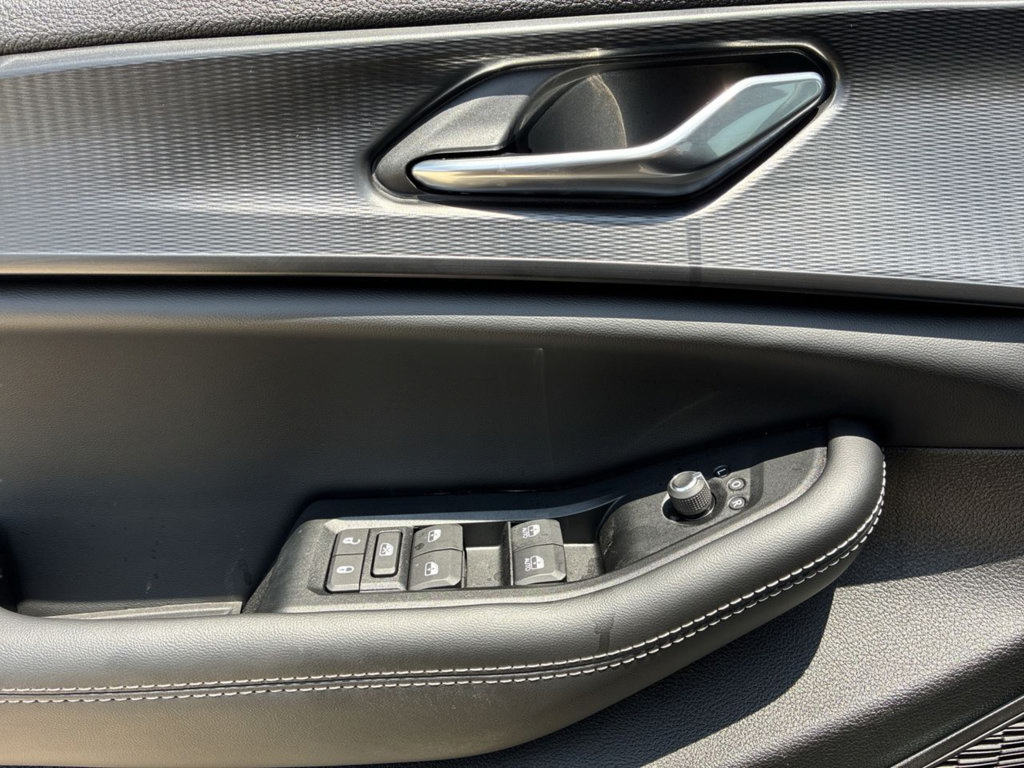 New 2025 Jeep Grand Cherokee Altitude RWD image 39