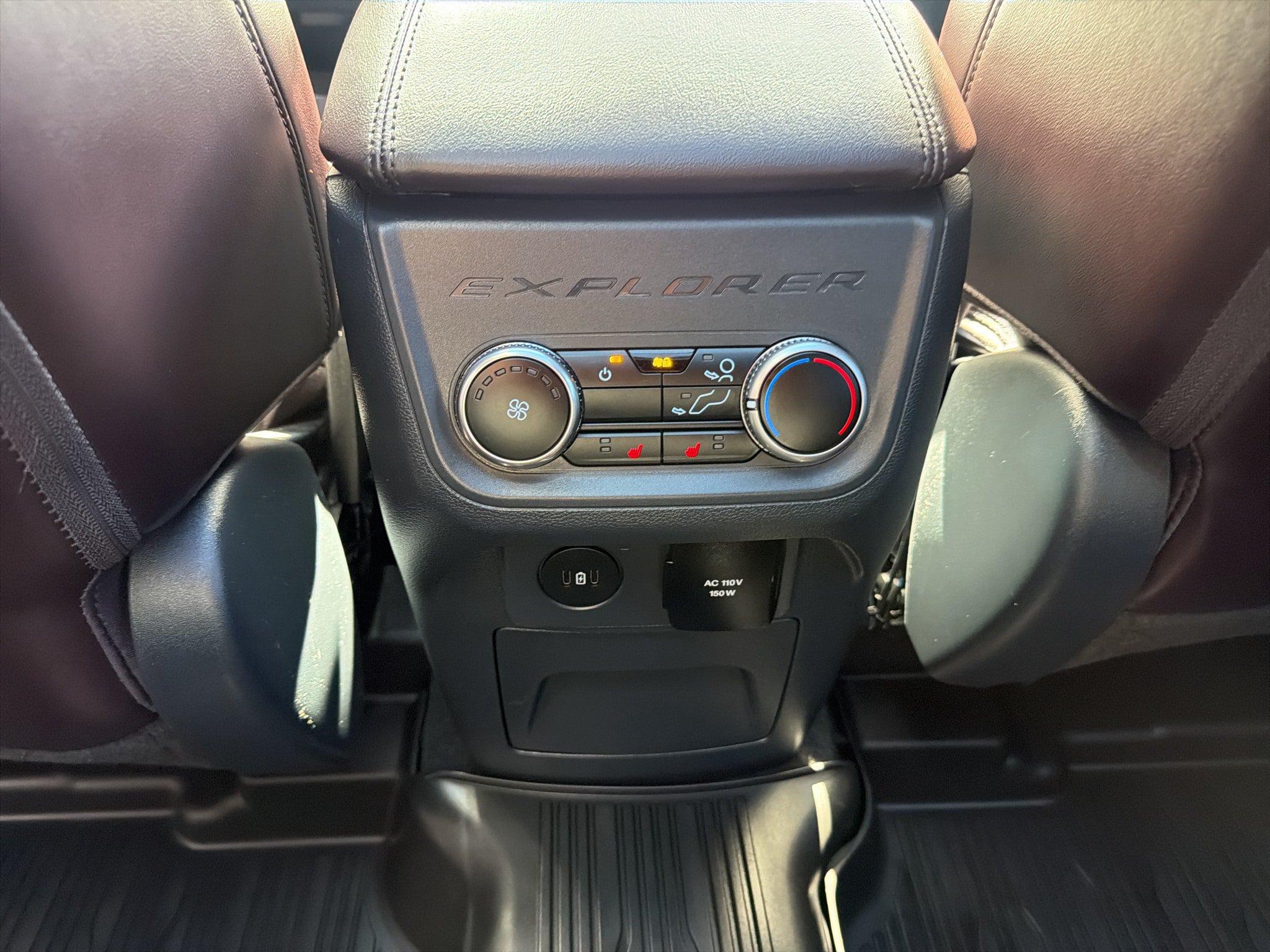 Certified 2025 Ford Explorer Platinum AWD/4WD image 40