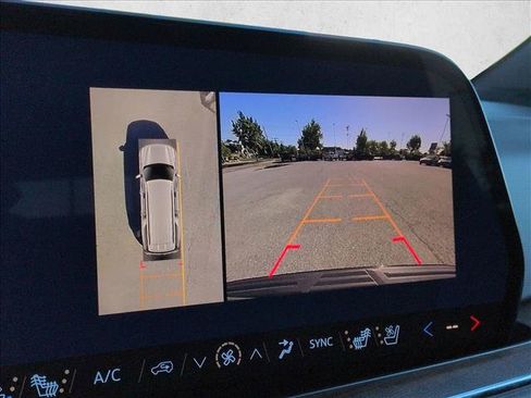 Used 2026 Chevrolet Suburban High Country AWD/4WD image 14