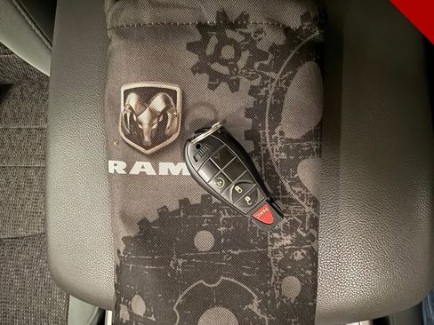 Used 2019 RAM 1500 Classic SLT w/ Black Appearance Group image 34