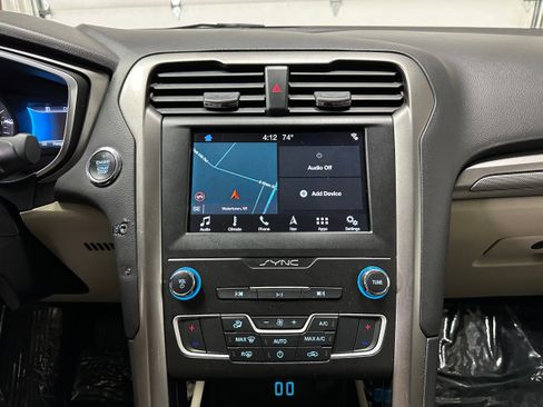 Certified 2019 Ford Fusion SE image 17