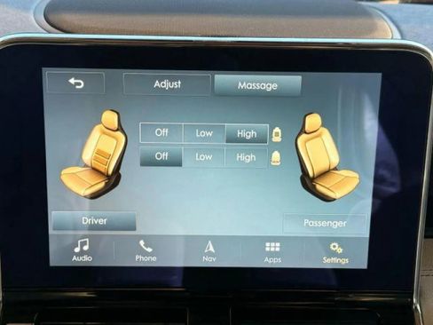 Used 2018 Lincoln Navigator L Reserve w/ Technology Package image 37