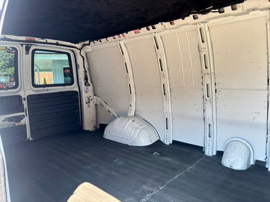 Used 2017 GMC Savana 2500 Extended RWD image 24