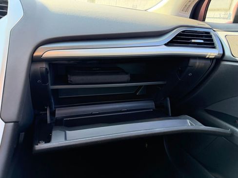 Used 2014 Ford Fusion SE FWD image 4