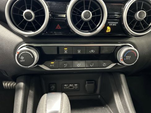 Certified 2025 Nissan Sentra SV FWD image 15