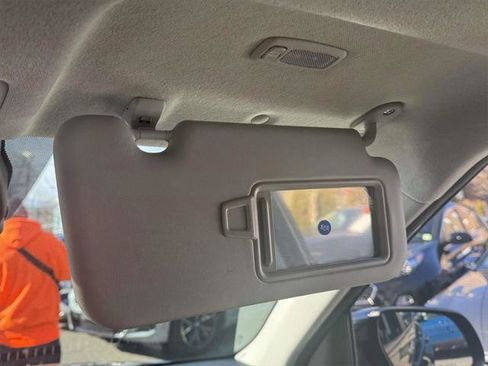 Used 2025 Hyundai Venue SEL image 26