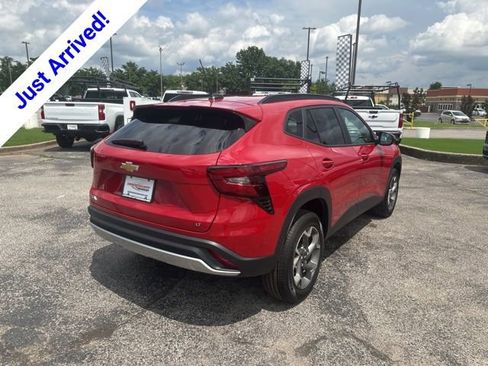 New 2026 Chevrolet Trax LT FWD image 3