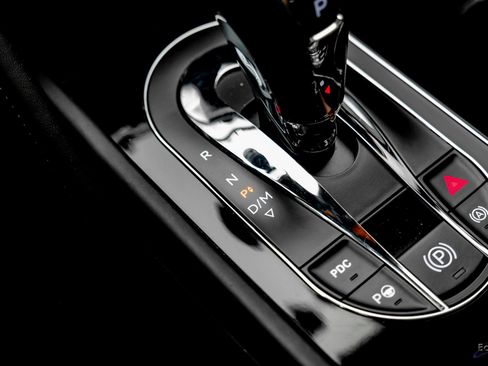 Used 2019 Bentley Bentayga image 61