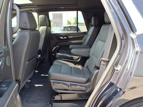 Used 2024 GMC Yukon Denali w/ LPO, Floor Liner Package AWD/4WD image 12