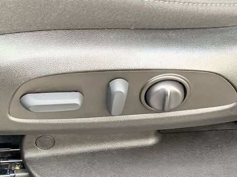 Used 2022 Chevrolet Blazer LT image 37