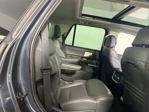 Used 2025 Ford Expedition Active AWD/4WD image 28