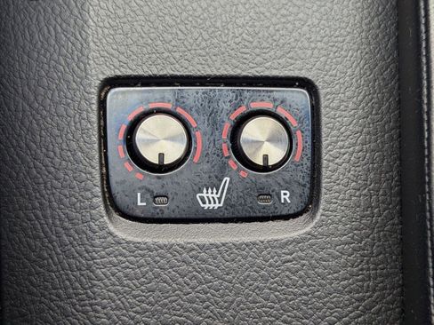 Used 2013 Toyota Avalon XLE image 29