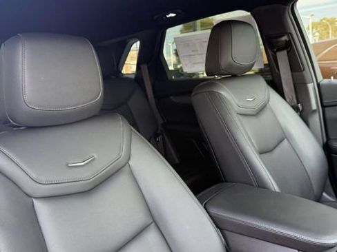 Certified 2024 Cadillac XT5 Luxury w/ LPO, Floor Liner Package AWD/4WD image 51