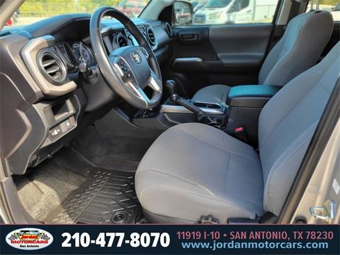 Used 2018 Toyota Tacoma SR5 w/ Exterior Package image 18