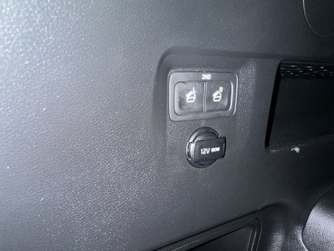 Used 2025 Kia Telluride S FWD image 9