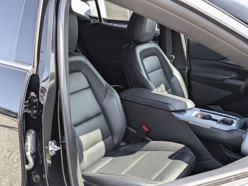 Certified 2024 Chevrolet Equinox EV LT FWD image 10