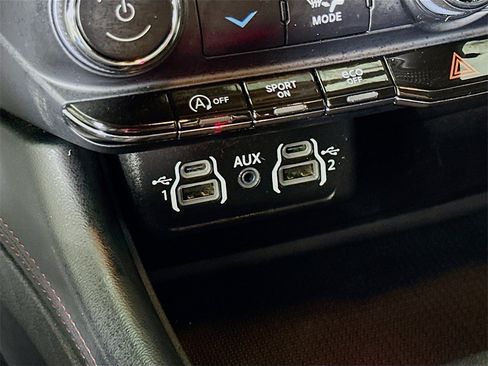 Used 2023 Dodge Durango GT image 33