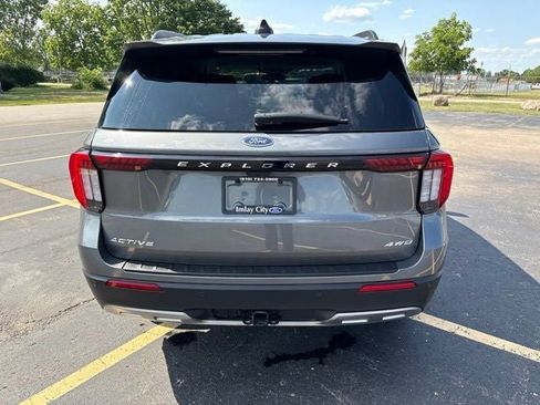 Used 2025 Ford Explorer Active w/ Active Comfort Package AWD/4WD image 13