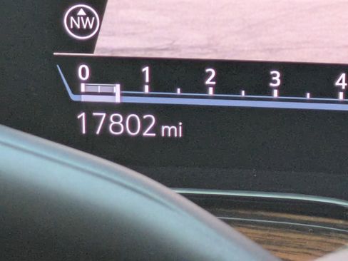 Used 2024 Cadillac Escalade Premium Luxury image 27