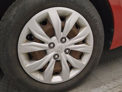 Used 2019 Hyundai Accent SE FWD image 31