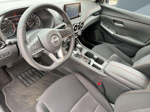 Used 2025 Nissan Sentra SR w/ Midnight Edition FWD image 4