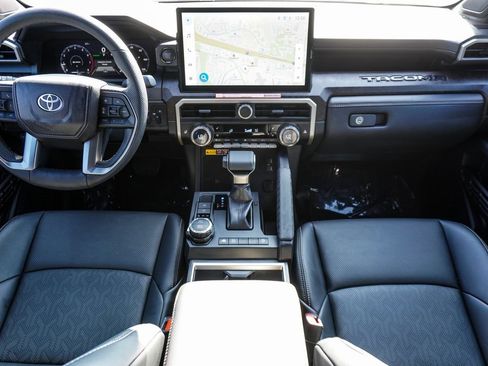 Used 2025 Toyota Tacoma Limited image 14