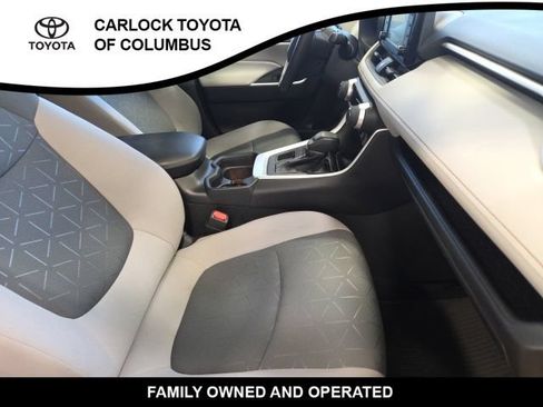 Used 2021 Toyota RAV4 XLE w/ XLE Grade Weather Package AWD/4WD image 21