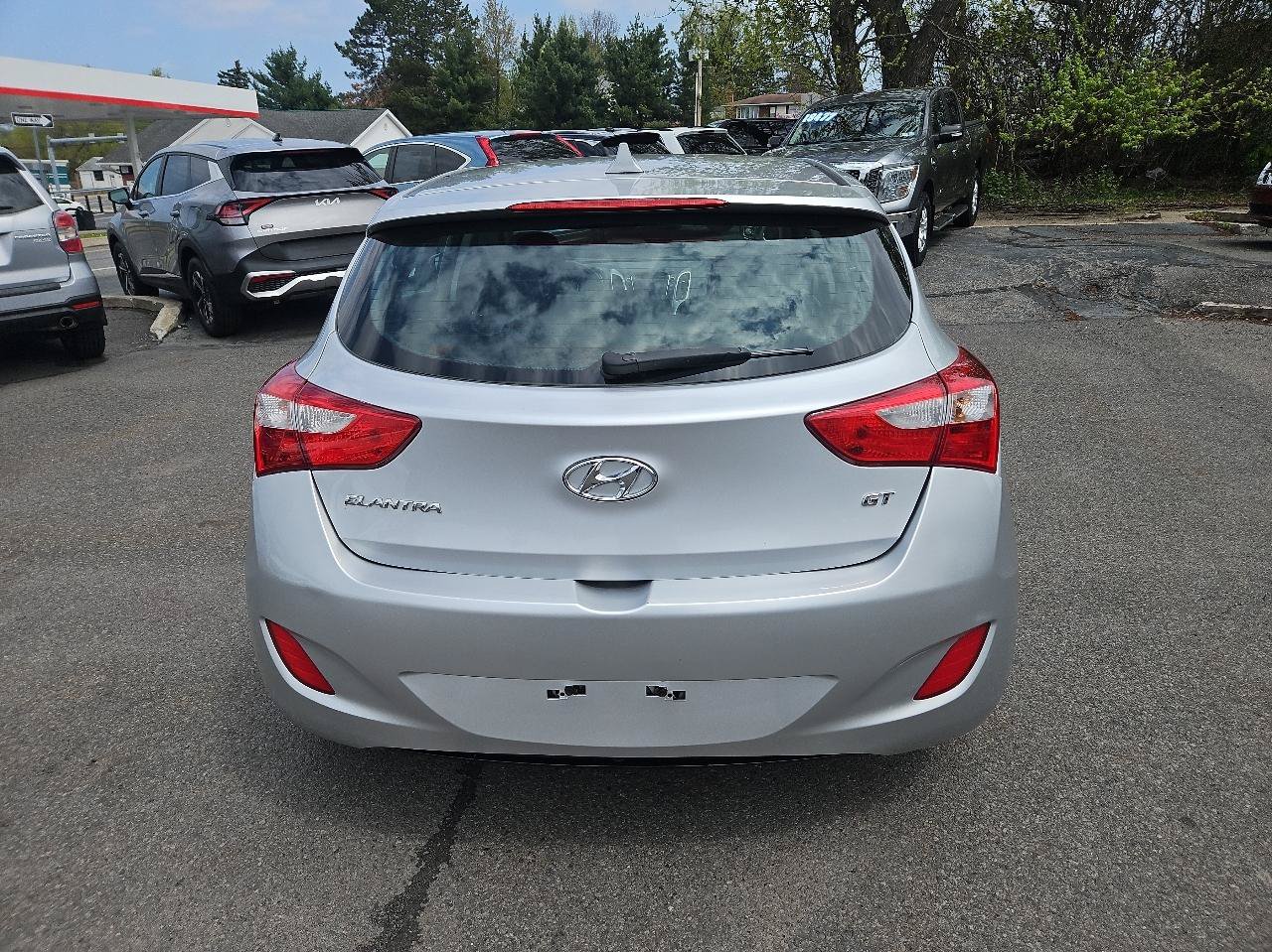 Used 2013 Hyundai Elantra GT FWD image 4