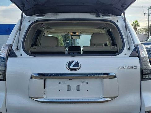 Used 2023 Lexus GX 460 Premium w/ Accessory Package image 12