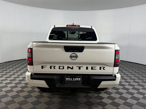 Used 2026 Nissan Frontier SV w/ SV Convenience Package RWD image 9