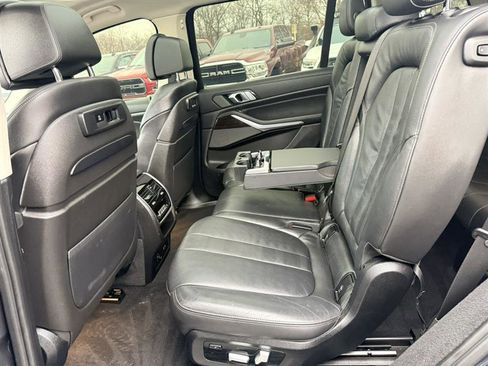 Used 2020 BMW X7 xDrive40i w/ Parking Assistance Package image 25