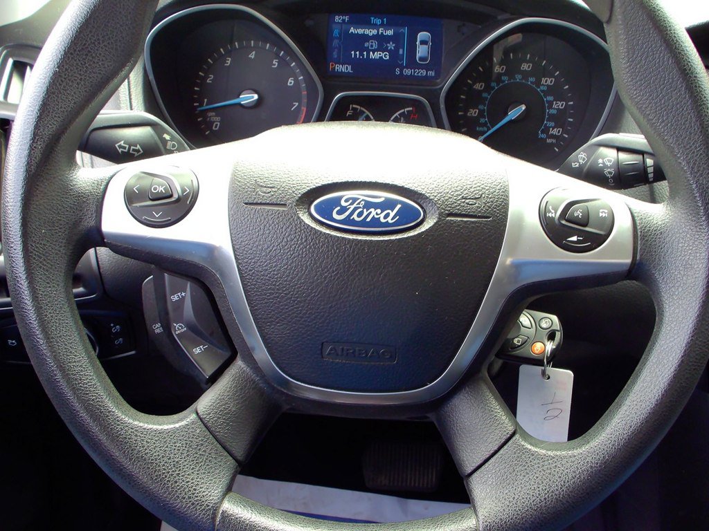 Used 2014 Ford Focus SE FWD image 9