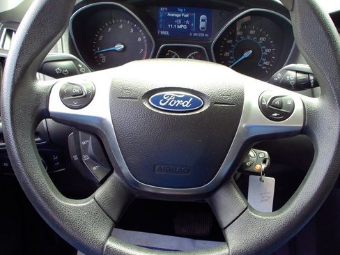 Used 2014 Ford Focus SE FWD image 9