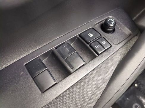 Used 2025 Toyota Corolla LE w/ LE Premium Package FWD image 21