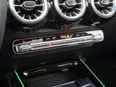 Certified 2025 Mercedes-Benz GLB 250 4MATIC image 17